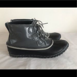 Sorel “Out N About” Waterproof Boots Size 9